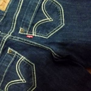 Levi's women's super low skinny dark stretch 26x32